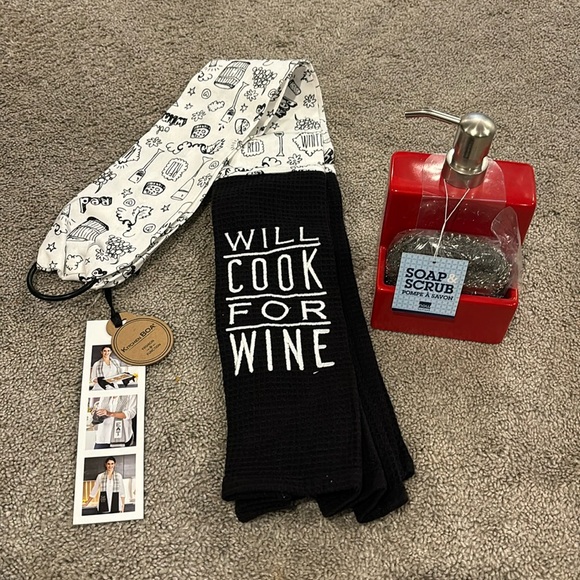 NWT Kitchen boa and soap dispenser - Picture 1 of 4